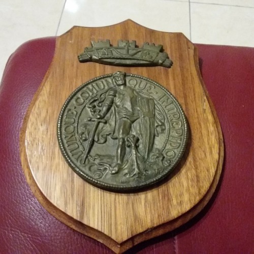Raro crest ovunque comunque - raro,